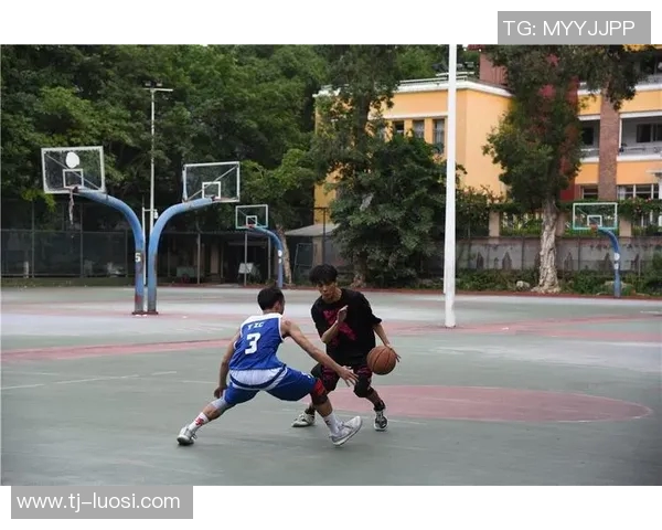 马来西亚男篮迎战新加坡队争夺东南亚篮球赛荣耀之战